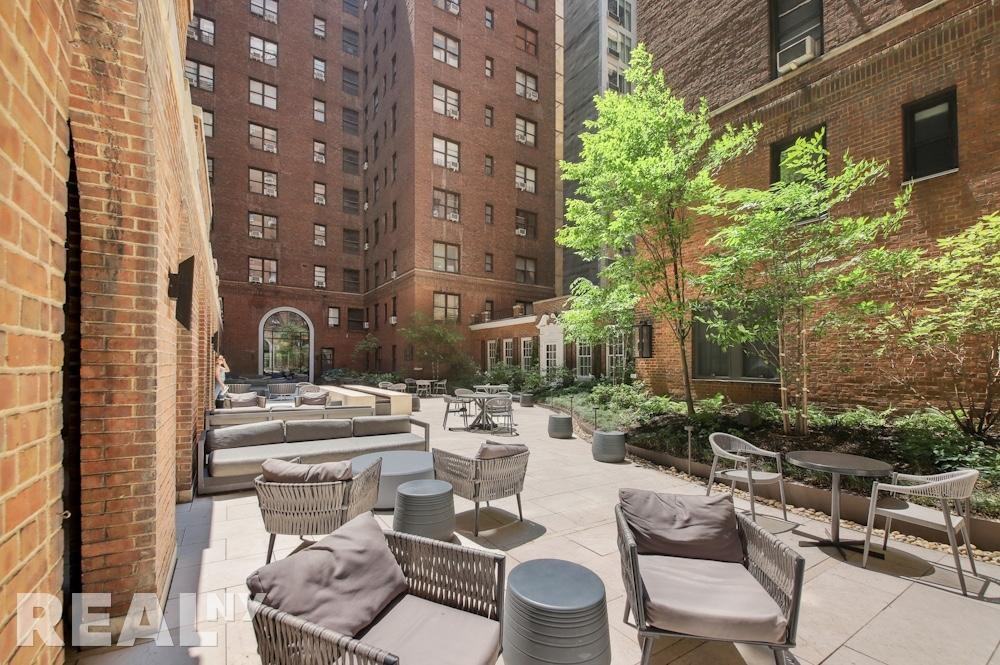 160 E 48th St #12U - Photo 6 of 8