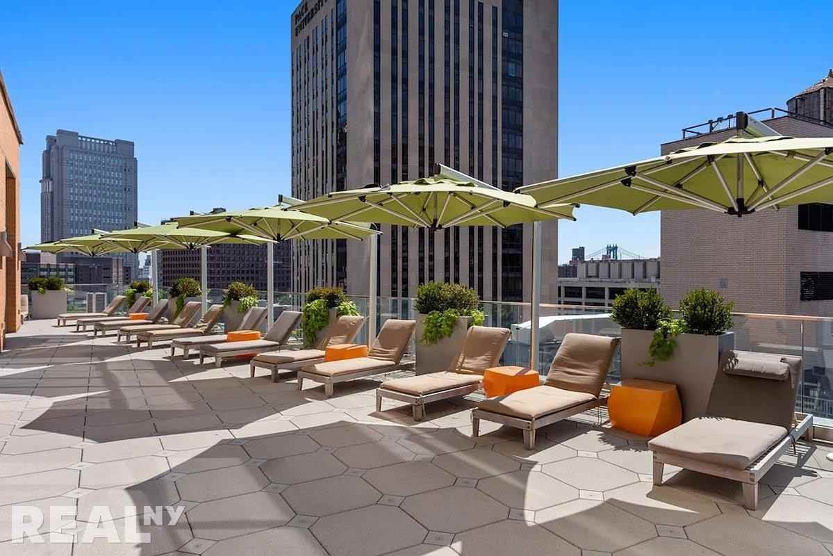 8 Spruce St #12U - Photo 5 of 14