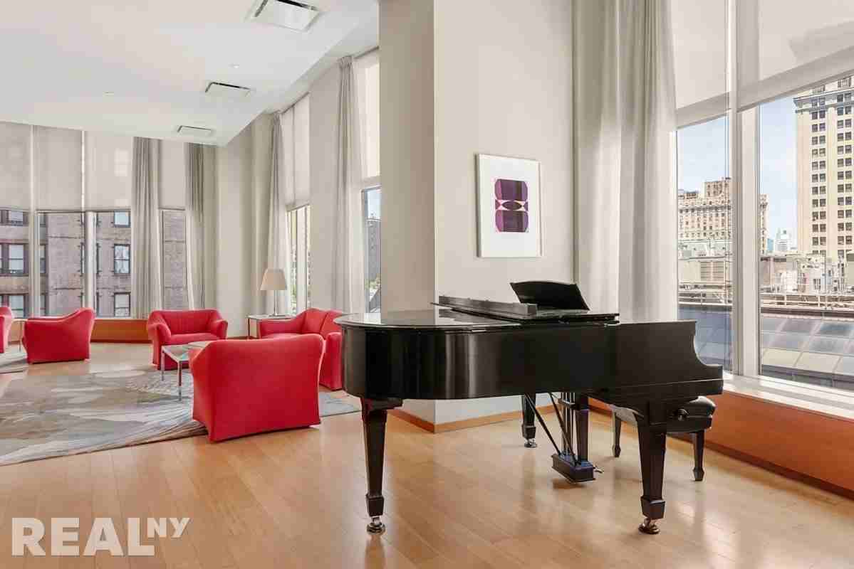 8 Spruce St #12U - Photo 6 of 14