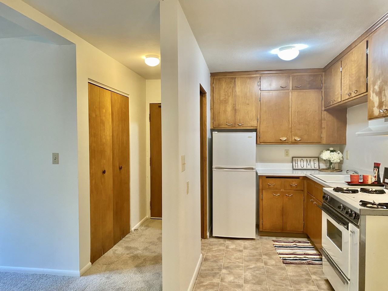 2020 Pillsbury Ave S #102 - Photo 3 of 9