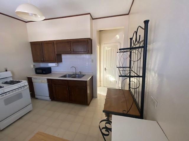 618 5th St S #6 - Photo 2 of 8