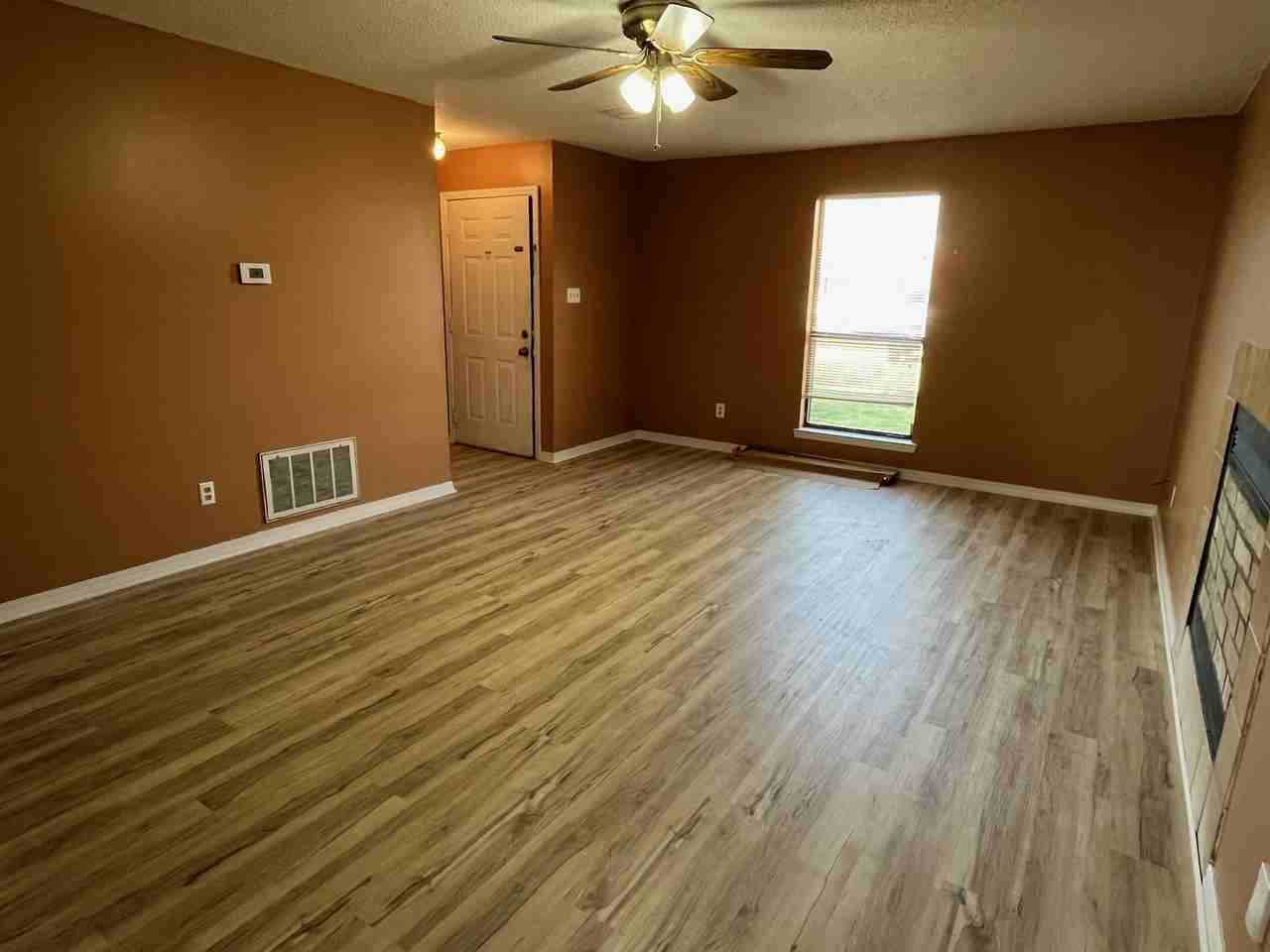 107 Almond Cv #A - Photo 3 of 11