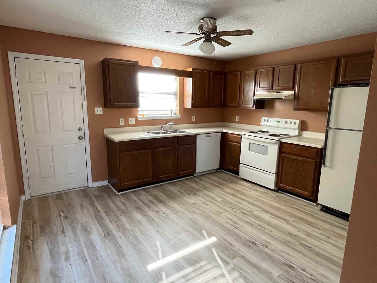 107 Almond Cv #A - Photo 4 of 11