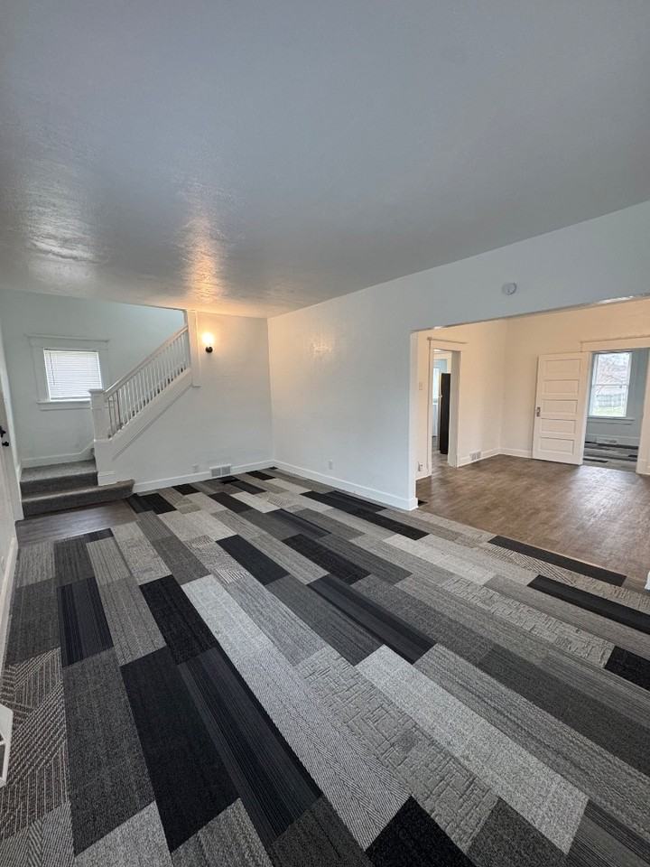 1418 Avalon St - Photo 2 of 11