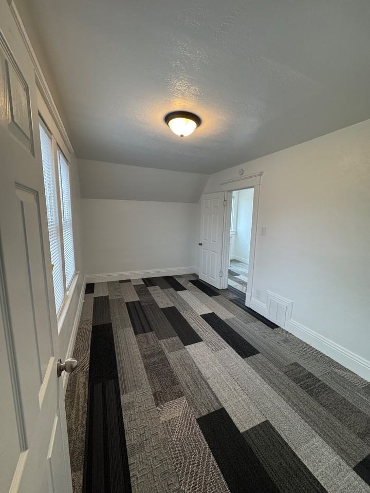 1418 Avalon St - Photo 3 of 11