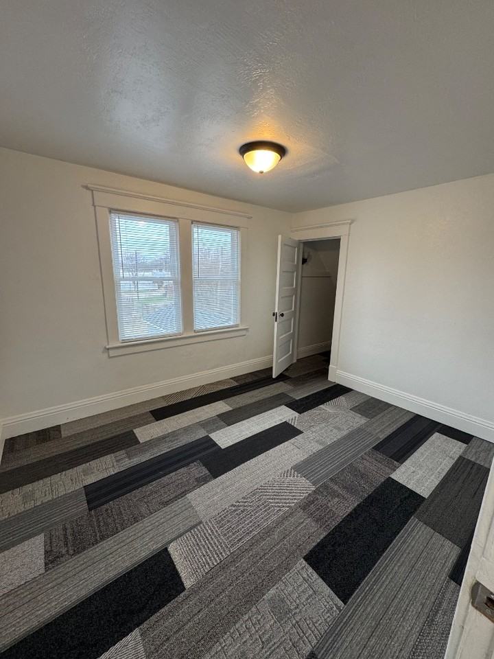 1418 Avalon St - Photo 4 of 11