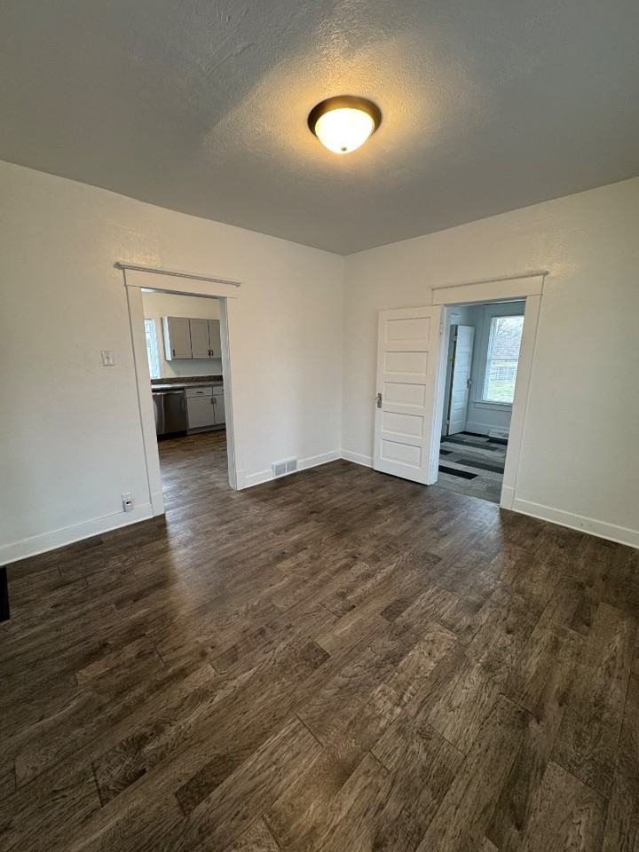 1418 Avalon St - Photo 7 of 11