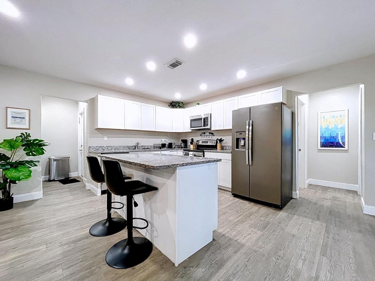 505 Arapahoe Ave - Photo 4 of 10