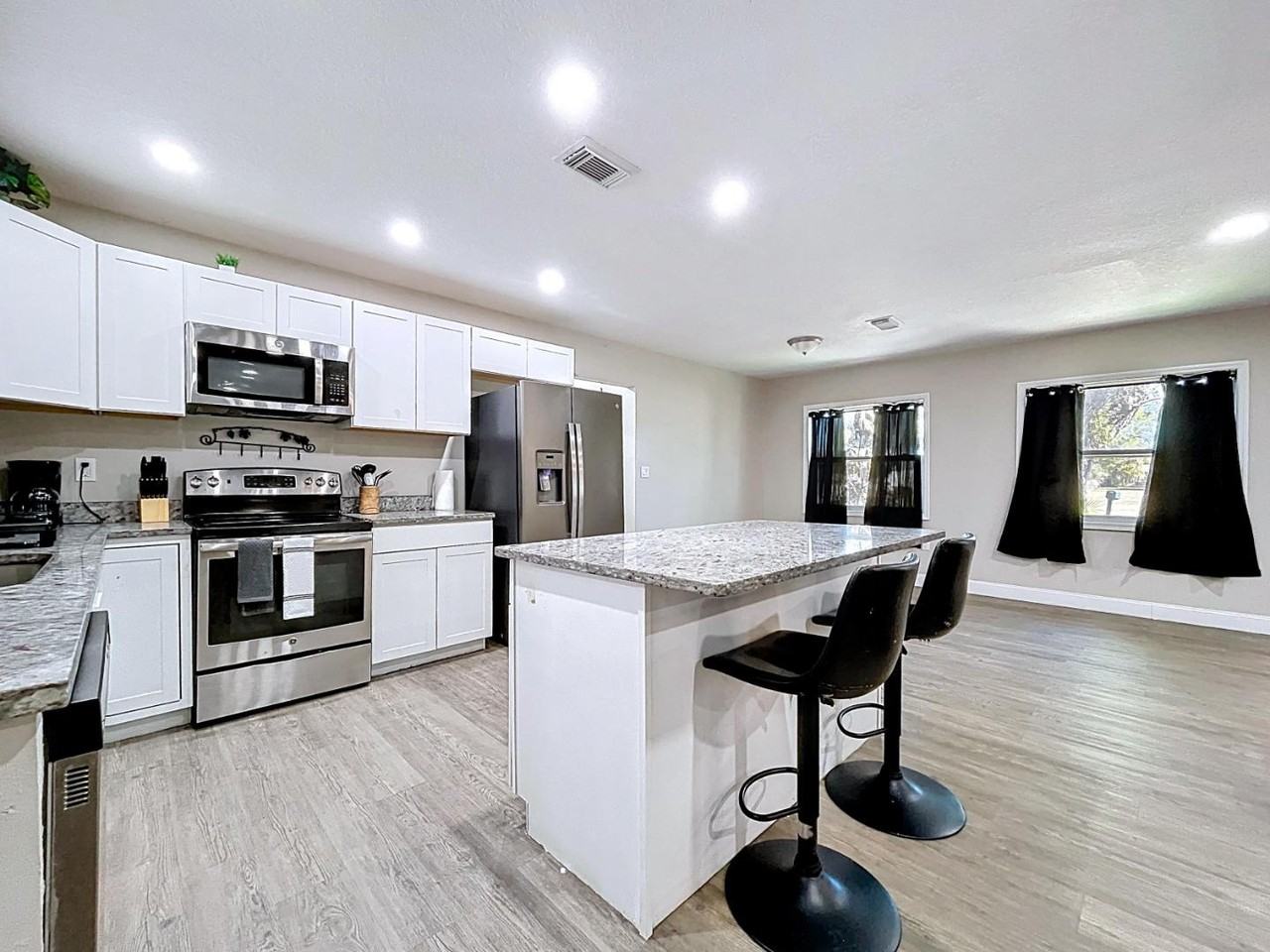 505 Arapahoe Ave - Photo 5 of 10