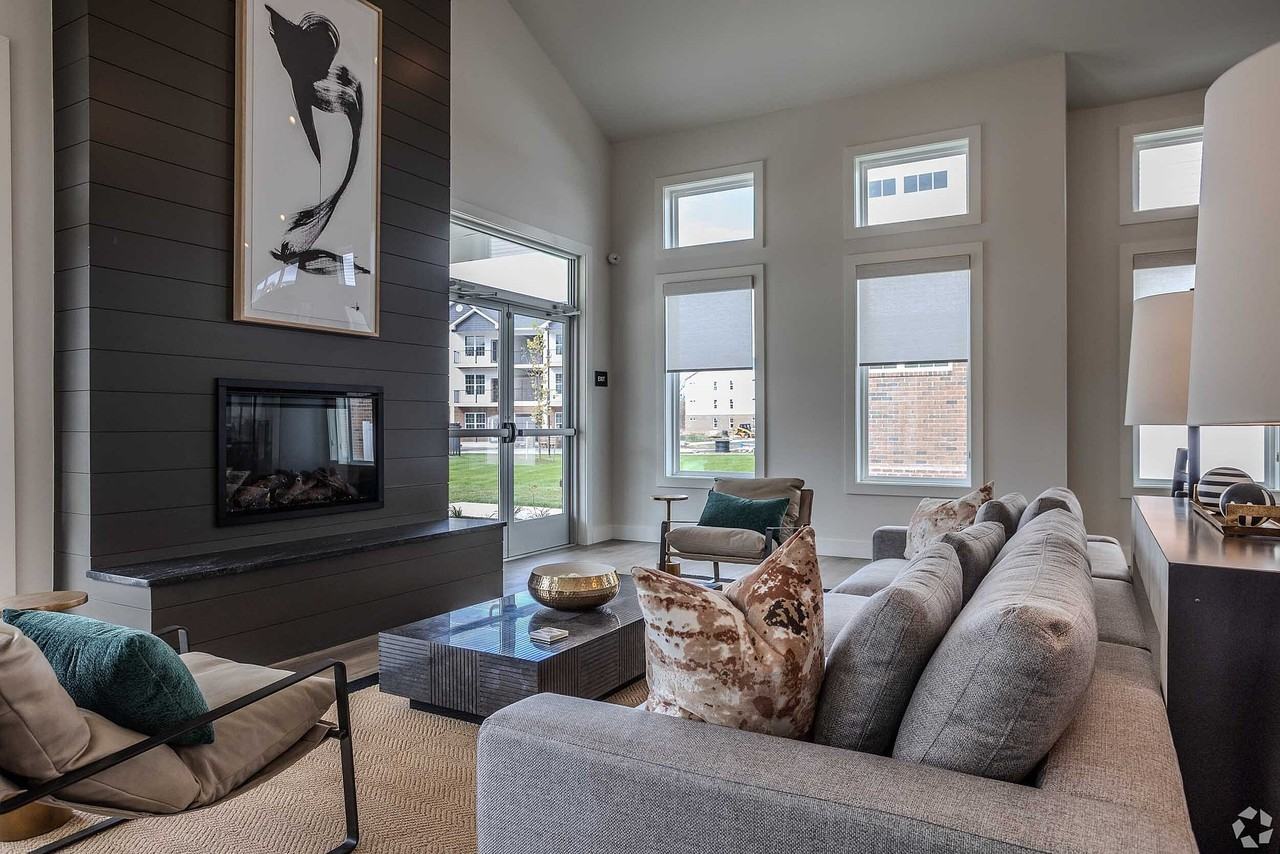 Ecco Park Apartments - Photo 6 of 31