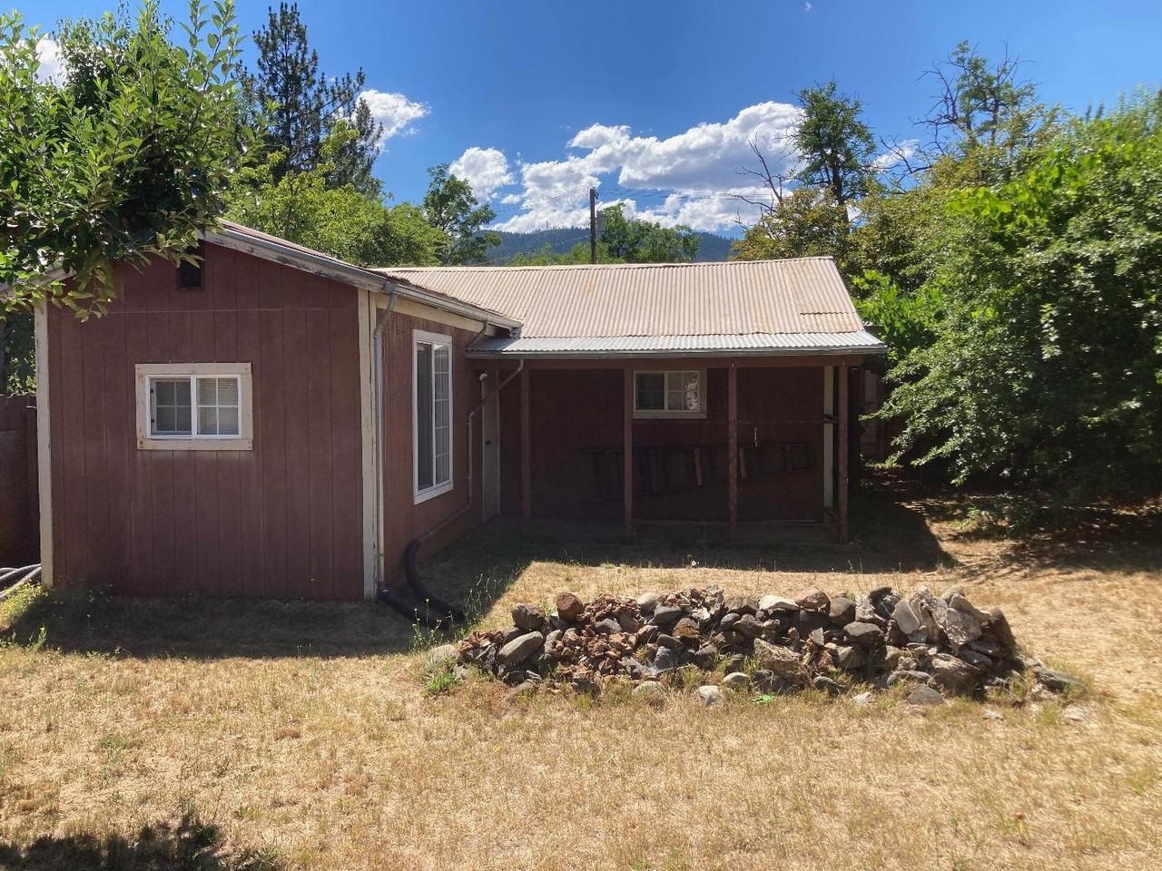 151 Mill St - Photo 2 of 11