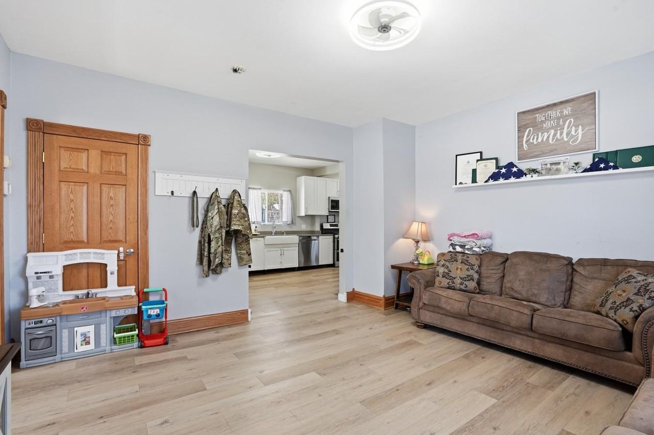 626 E High St - Photo 5 of 11