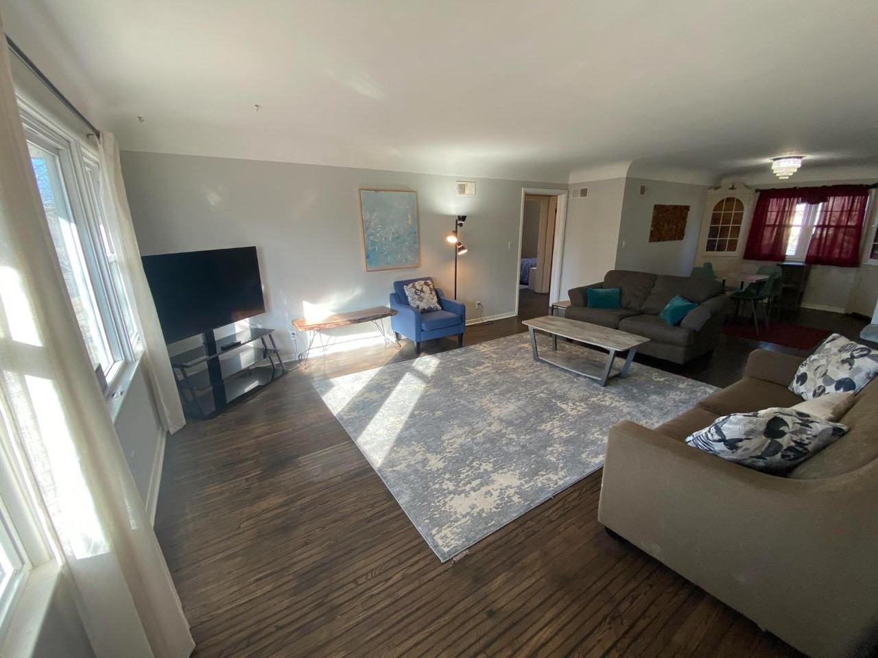 106 W 20th St - Photo 2 of 20