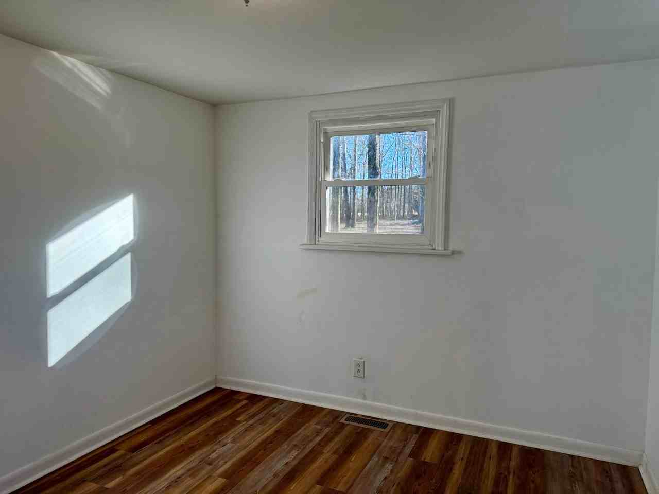 2516 Hinson Rd - Photo 6 of 20