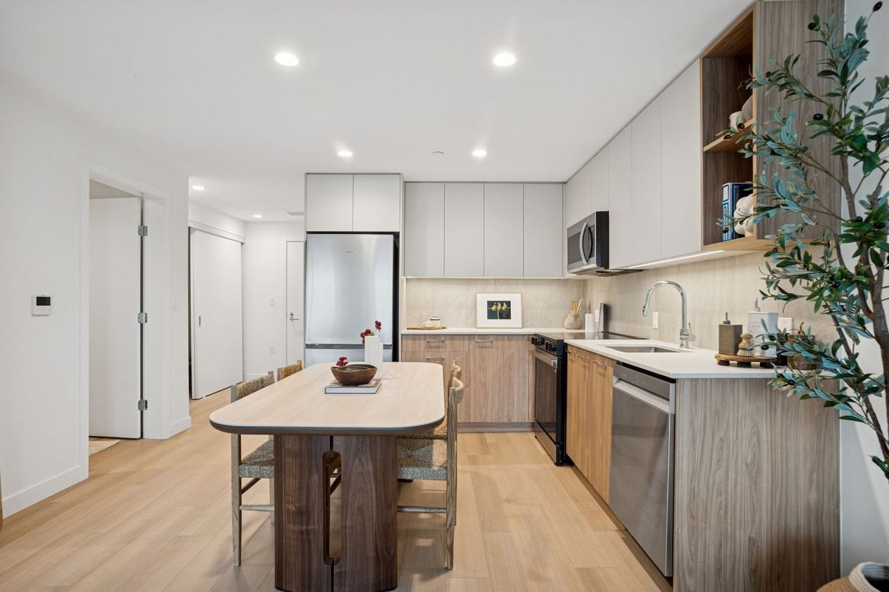 Fourth + Mac - Photo 4 of 26