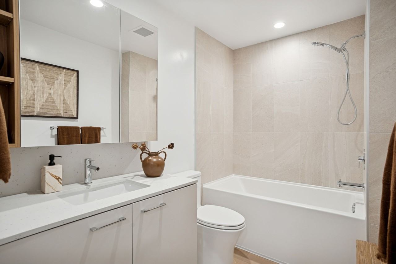 Fourth + Mac - Photo 7 of 26