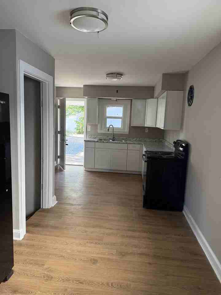 1223 Campbell Ave #1 - Photo 4 of 13