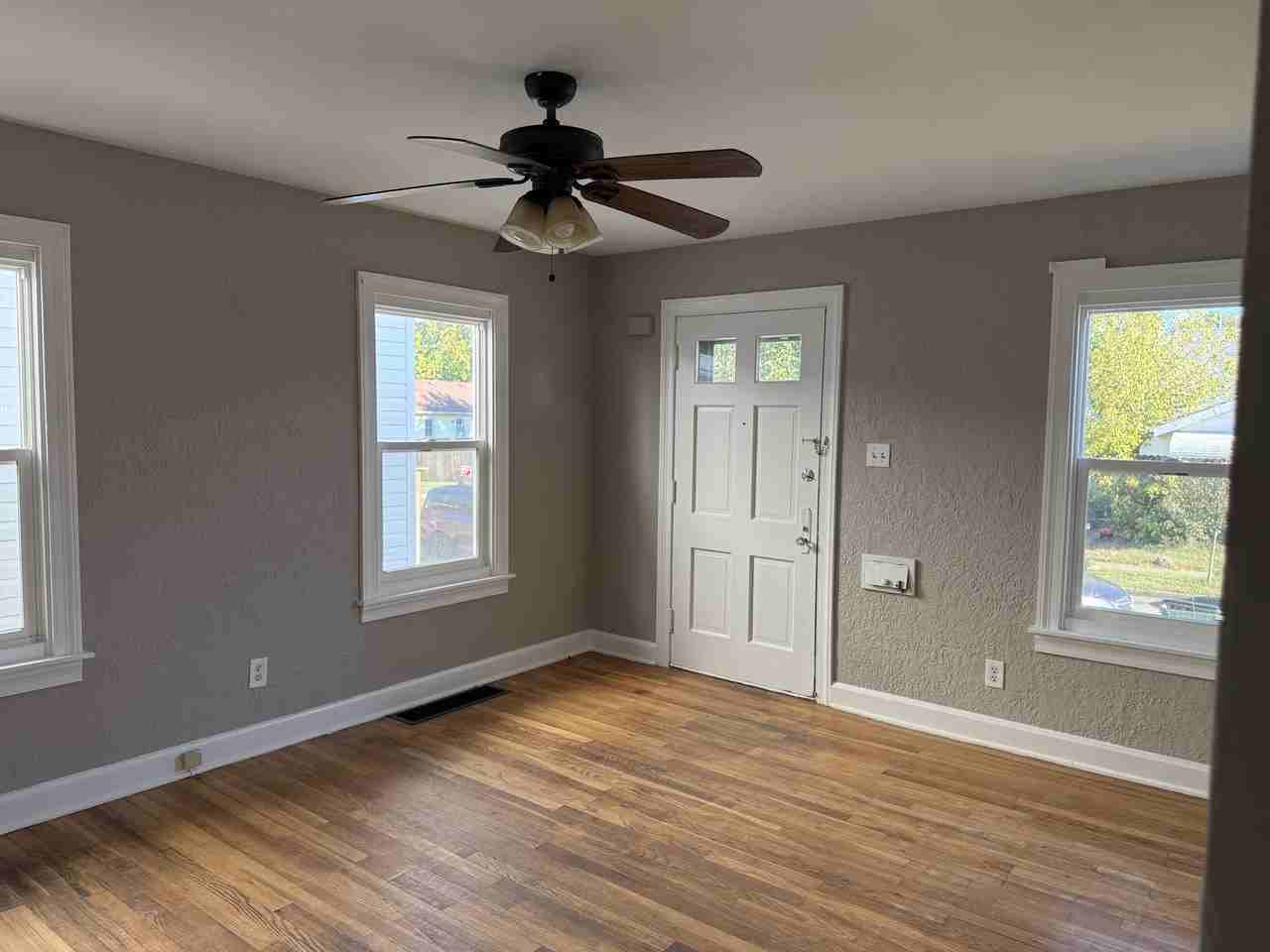 1223 Campbell Ave #1 - Photo 7 of 13