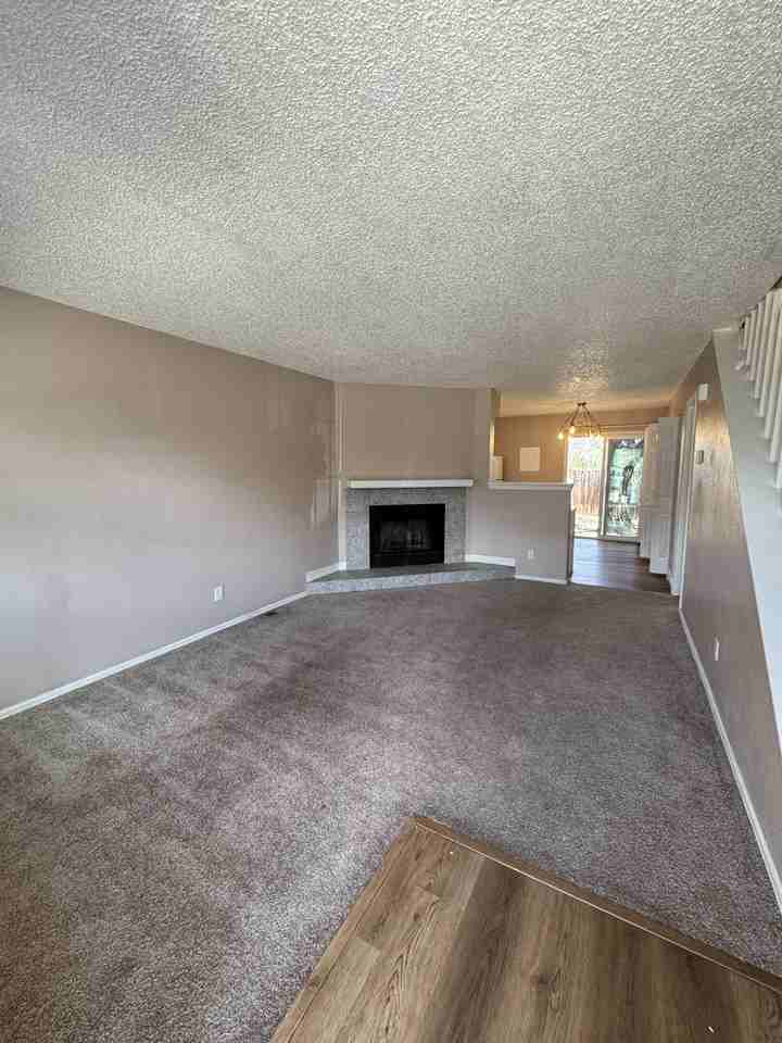 2522 Knob Hill Ct #1 - Photo 2 of 18