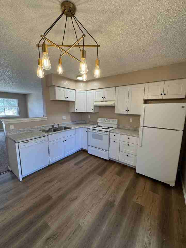 2522 Knob Hill Ct #1 - Photo 4 of 18