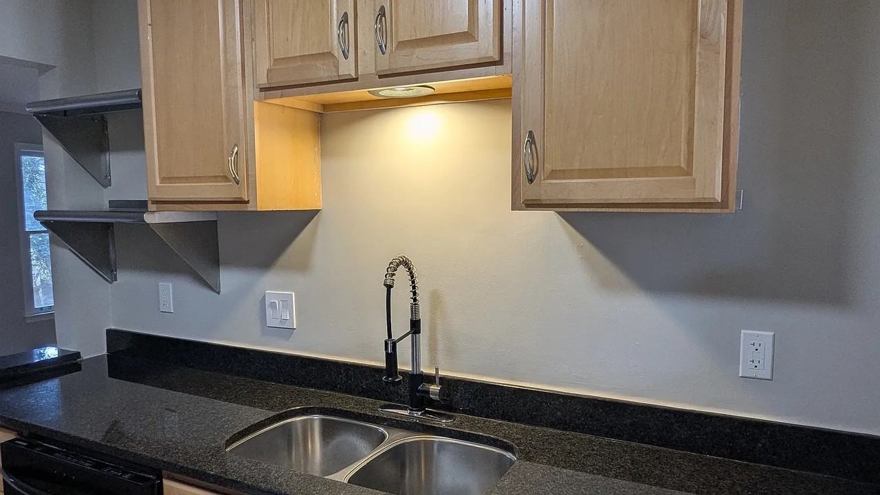 1848 Cooper Lake Dr Se - Photo 5 of 12