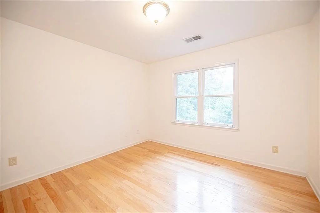 1848 Cooper Lake Dr Se - Photo 2 of 16