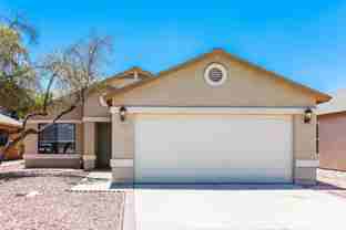 8515 W Elm St - Photo 1 of 1