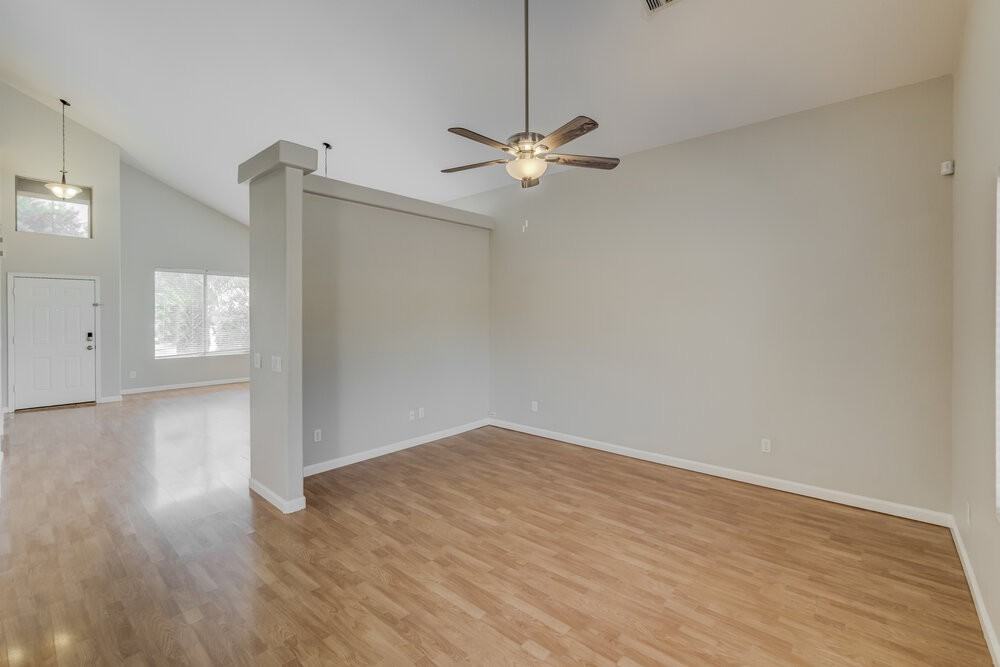 16206 N 162nd Dr - Photo 4 of 17