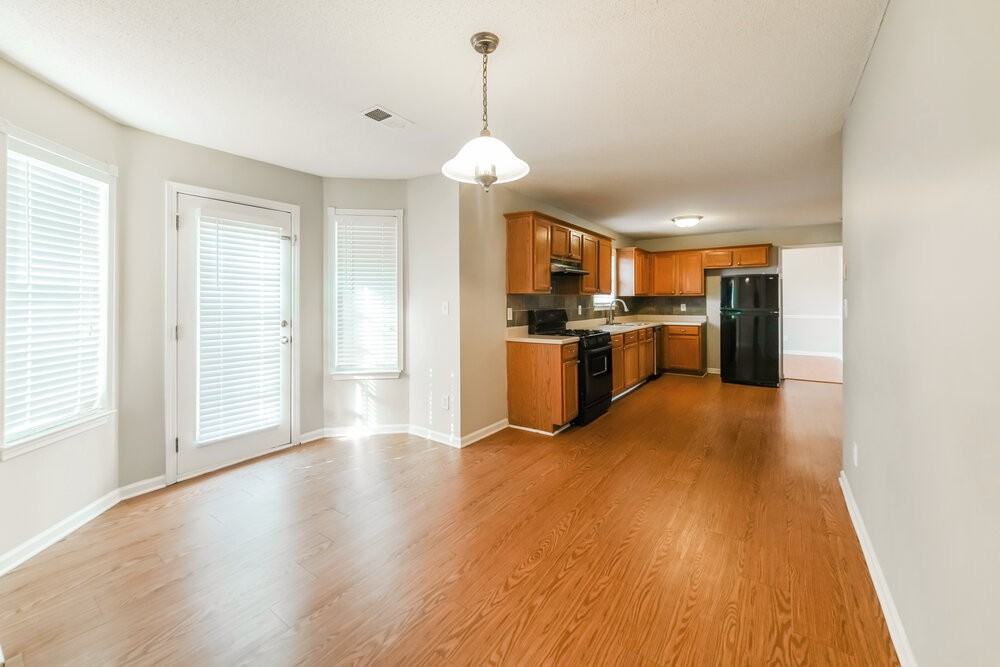 5442 Beaver Lake Dr - Photo 7 of 17