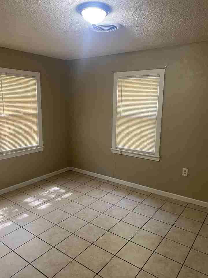 110 E Texas Ave #1 - Photo 4 of 7