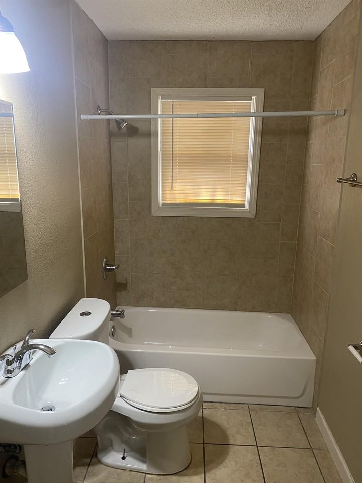 110 E Texas Ave #1 - Photo 5 of 7