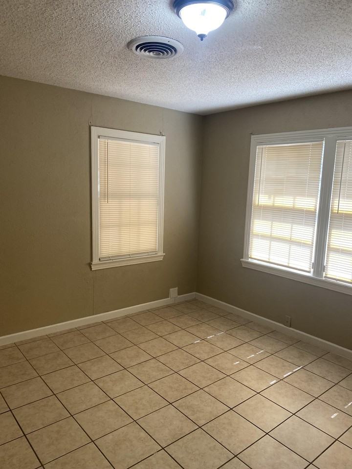 110 E Texas Ave #1 - Photo 6 of 7