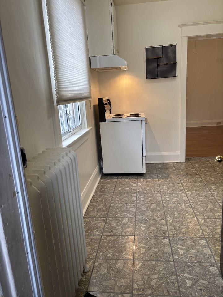 550A Durie Street - Photo 2 of 14