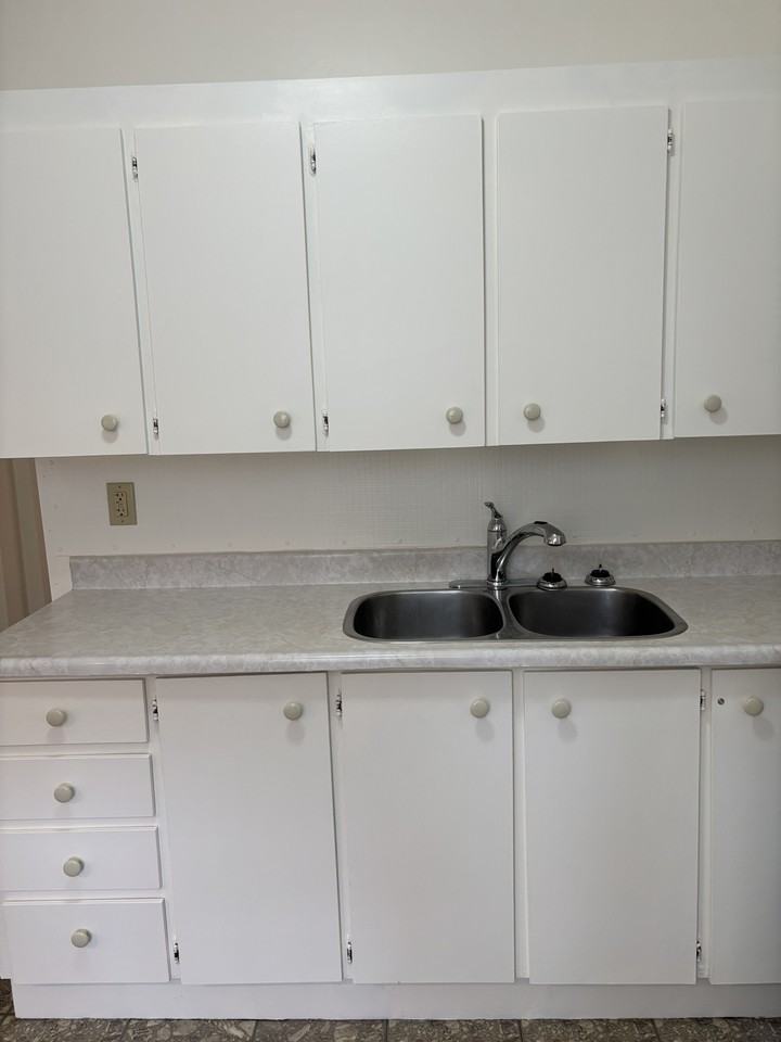 550A Durie Street - Photo 3 of 14