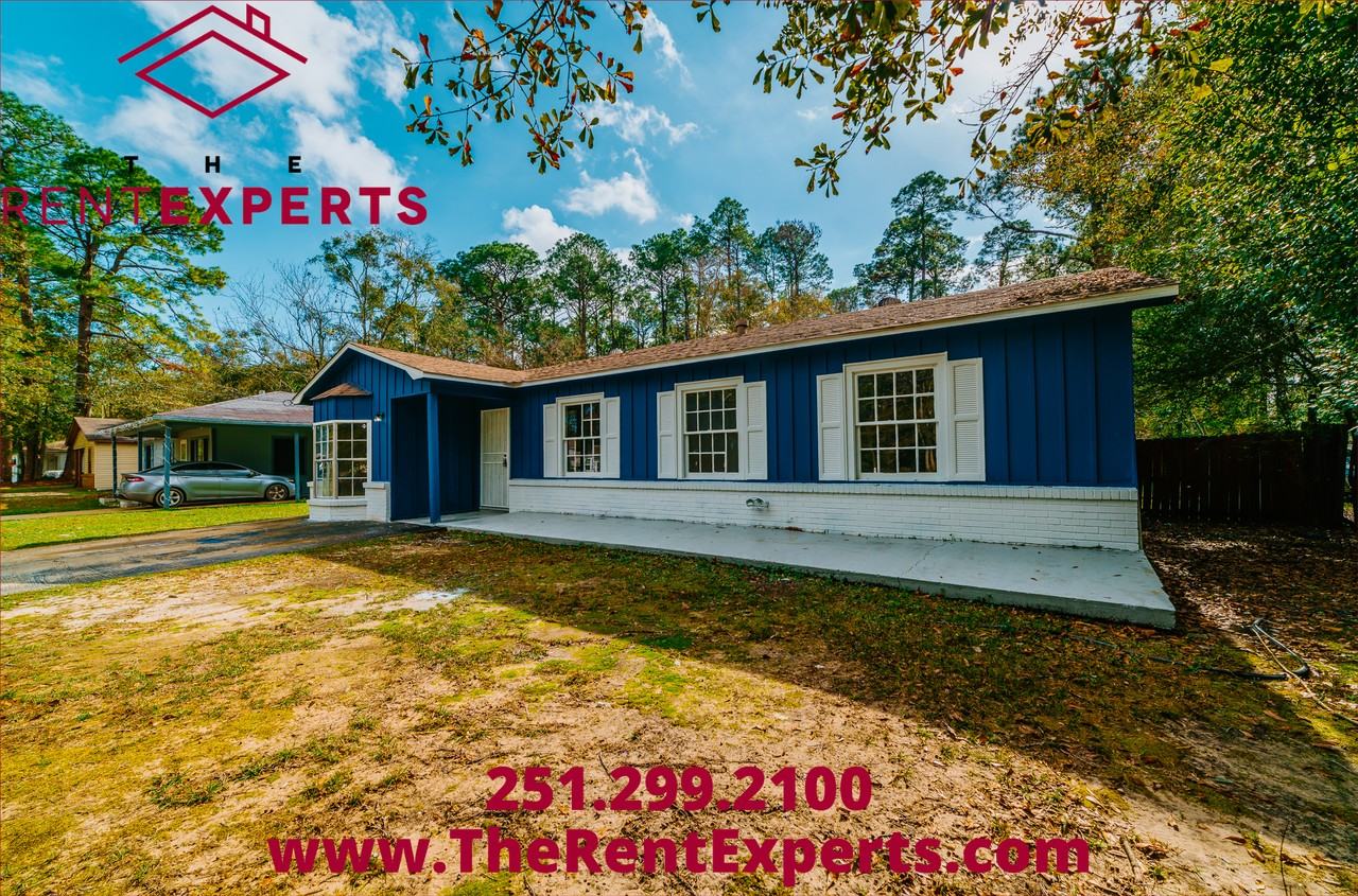 2551 Farnell Dr #1 - Photo 3 of 22