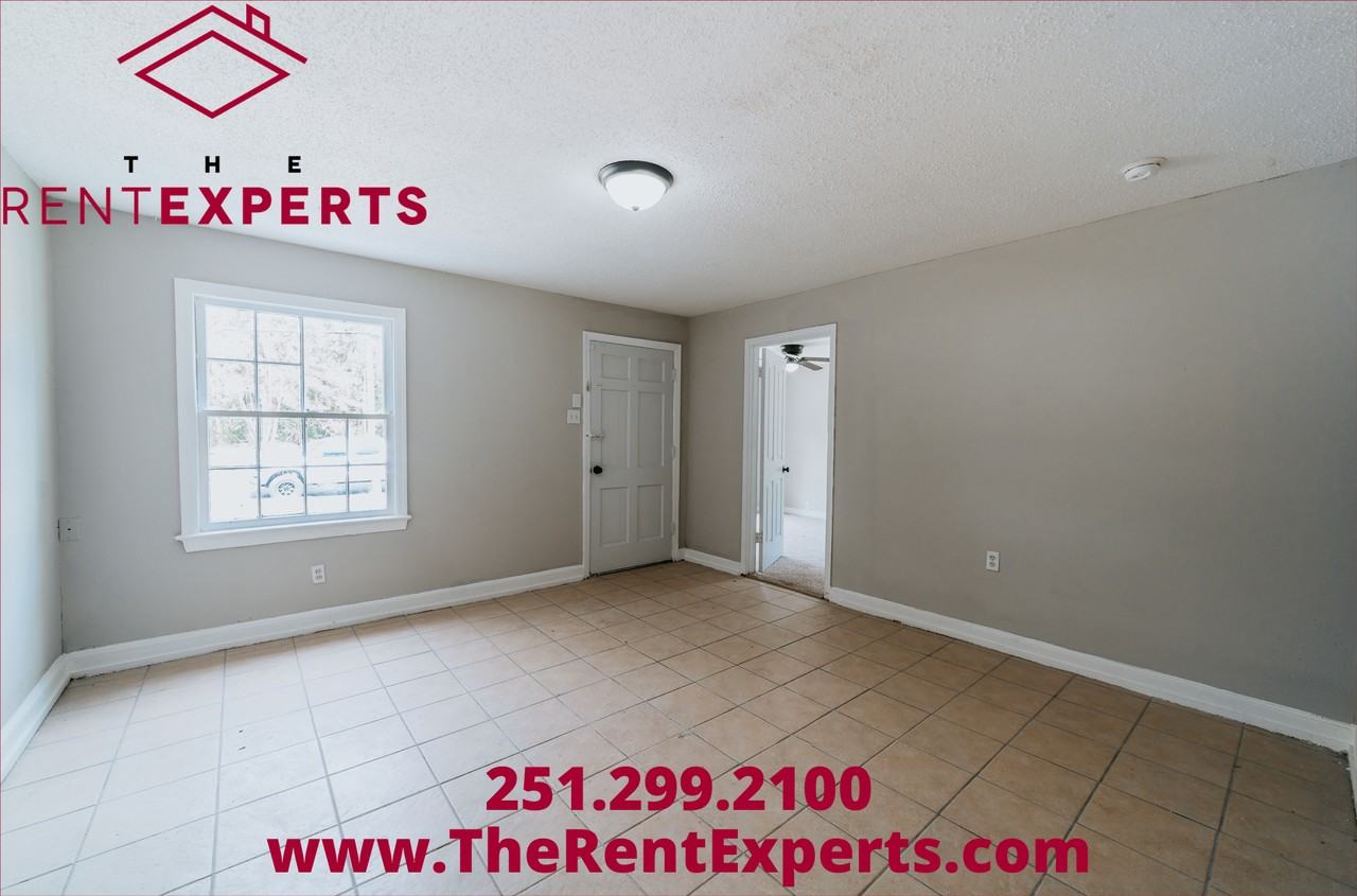 2551 Farnell Dr #1 - Photo 4 of 22