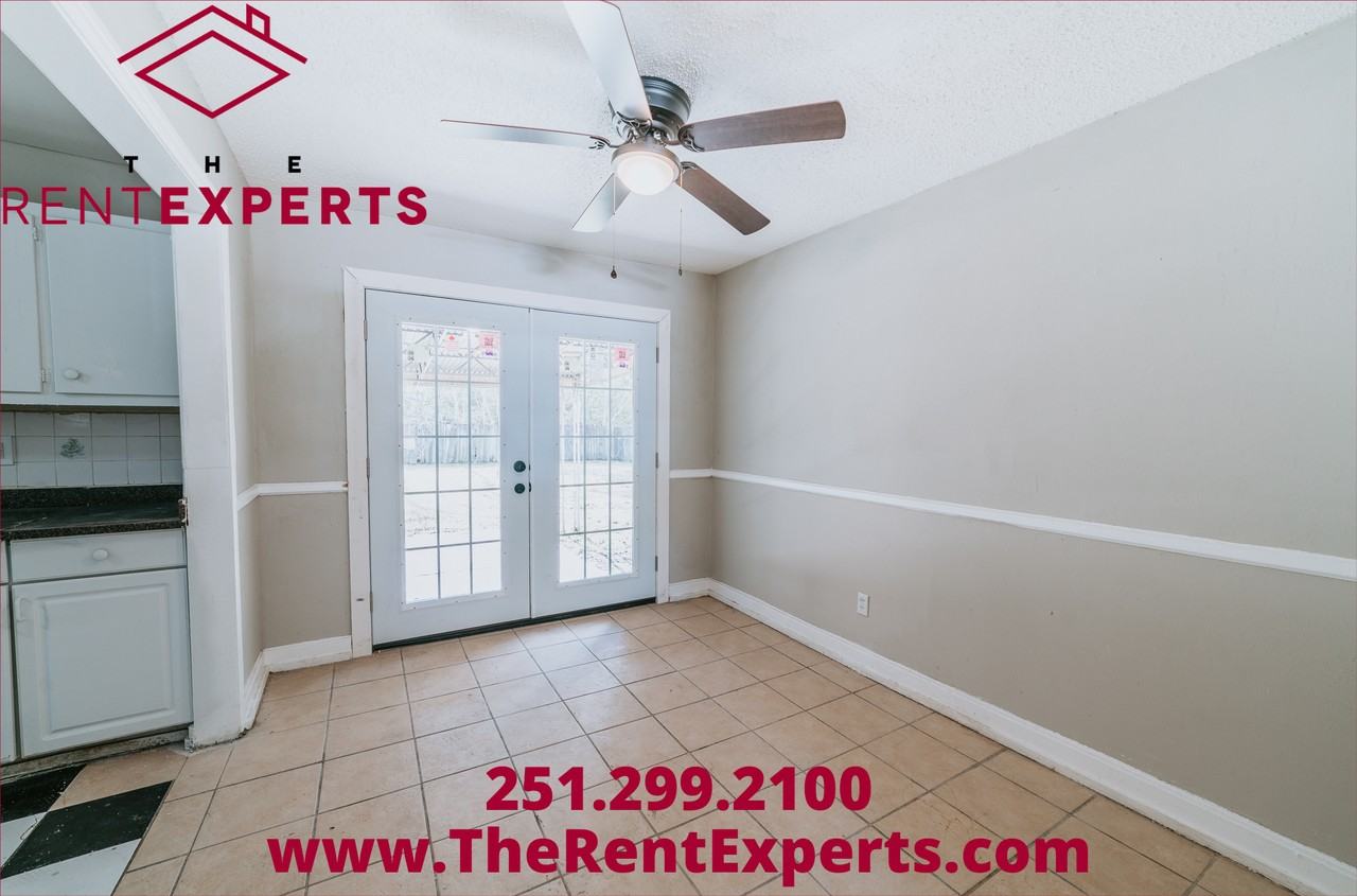 2551 Farnell Dr #1 - Photo 6 of 22