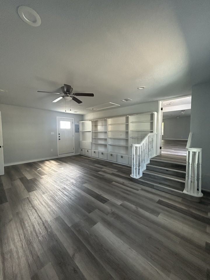 1208 Alexander St #1 - Photo 4 of 22