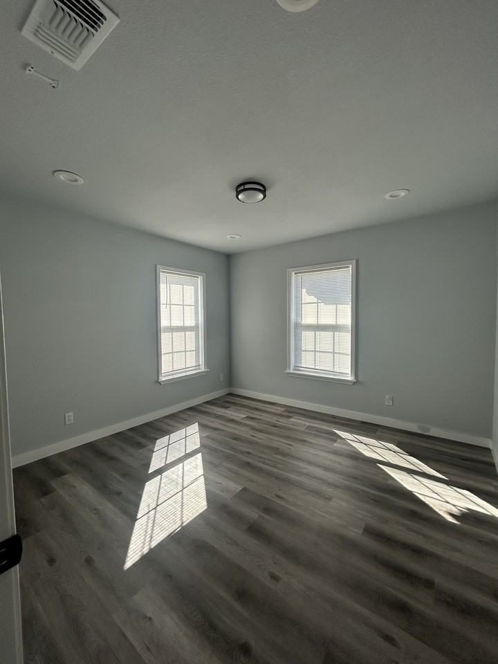 1208 Alexander St #1 - Photo 7 of 22