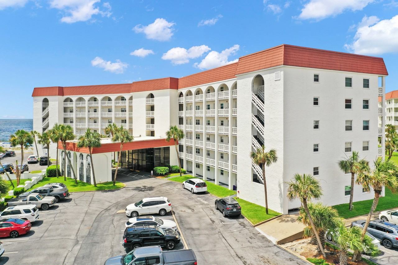 909 Santa Rosa Boulevard - 1Unit 328 #1 - Photo 3 of 40