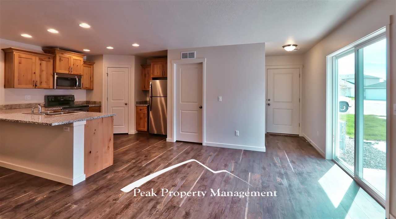 16560 - 16562 N Franklin Blvd - 16562 #16562 - Photo 3 of 17