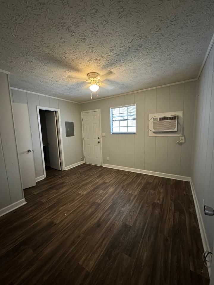 111 Sinclair Marina Rd Ne #13 - Photo 4 of 12