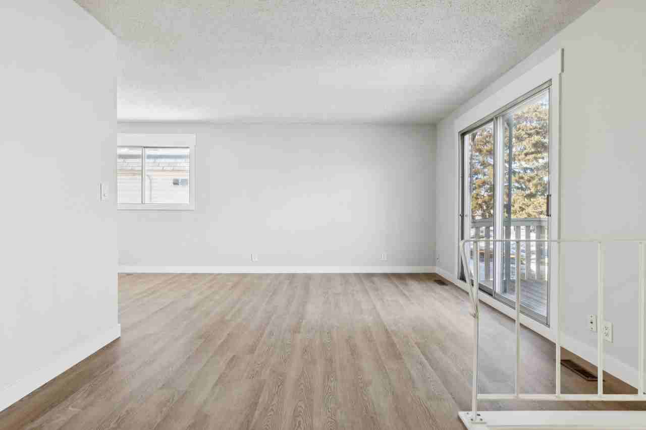 4809 52 St #4 - Photo 2 of 7