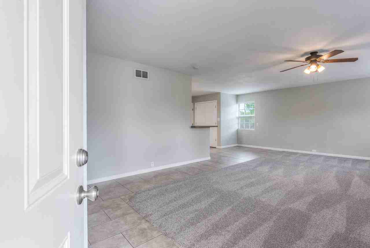 404 S 200th East Ave #1 - Photo 4 of 24