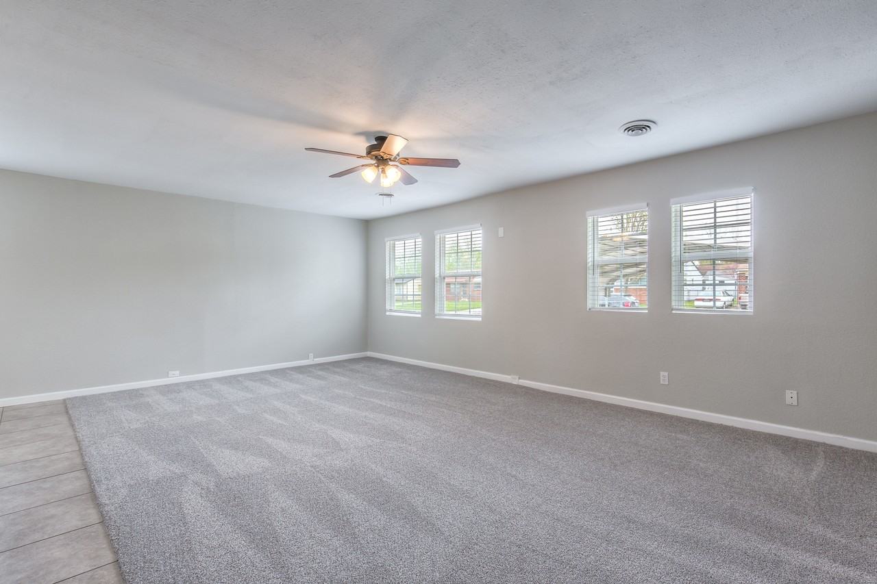 404 S 200th East Ave #1 - Photo 5 of 24