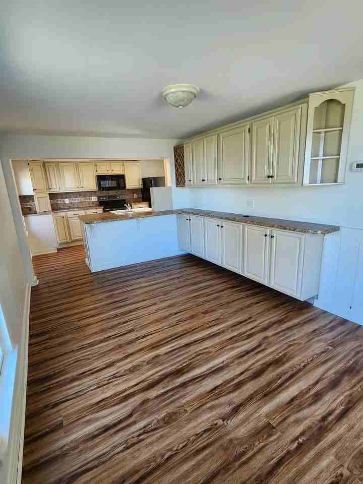 53 Liberty Ln #1 - Photo 3 of 19