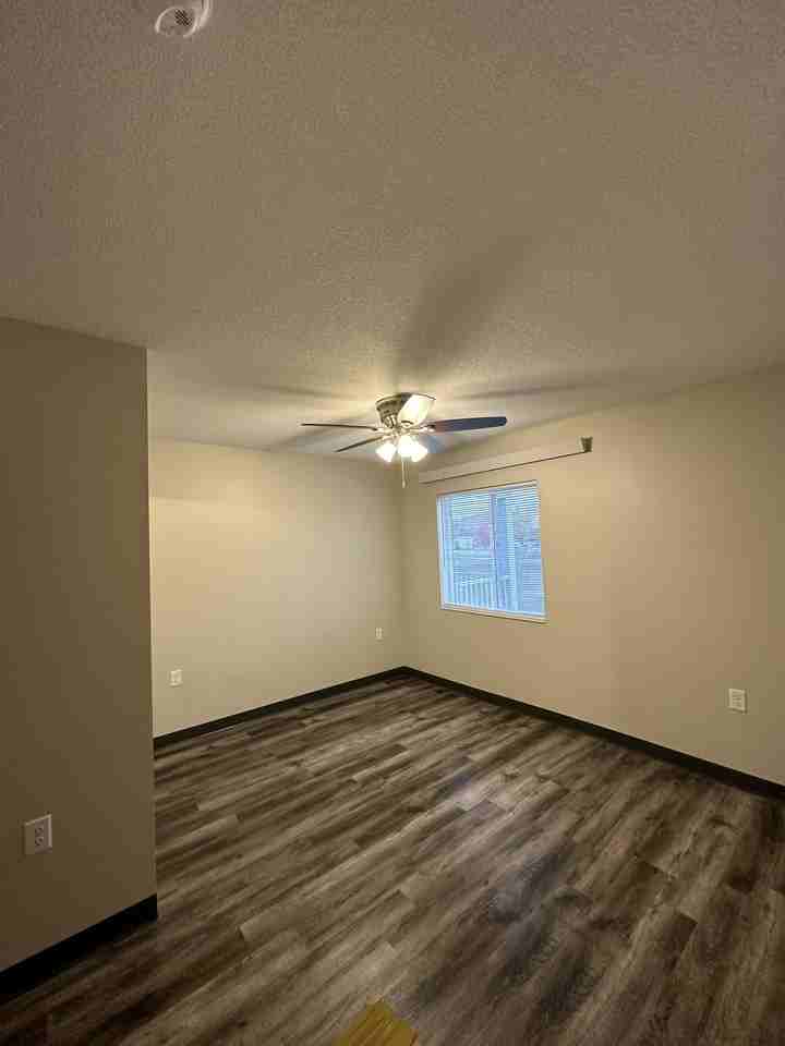 202 3rd Avenue S.E. - 13 #13 - Photo 6 of 10