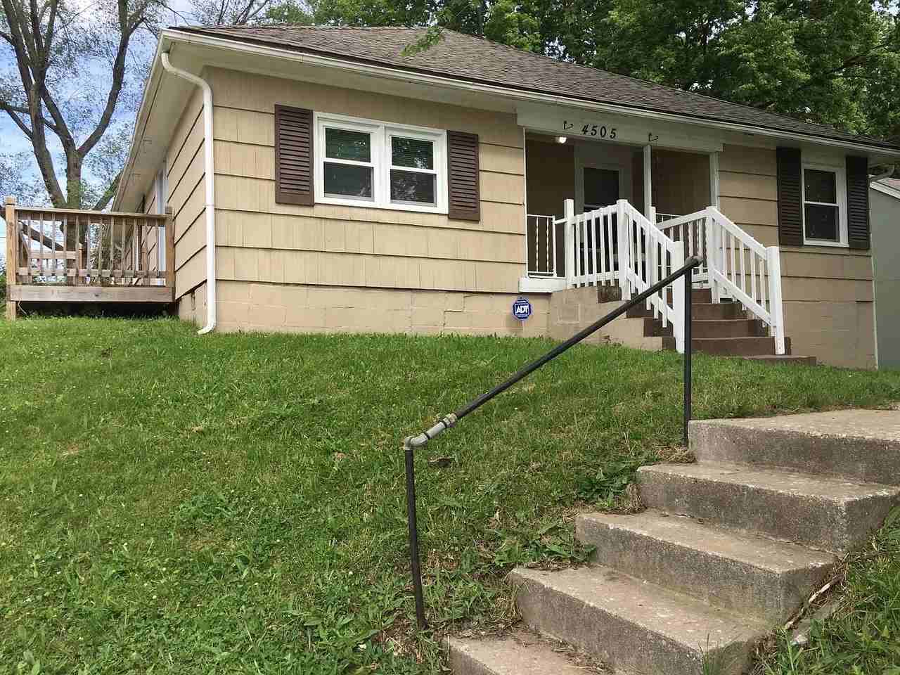 4505 Ne Winn Rd #1 - Photo 3 of 24