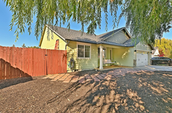 1548 Inverness Dr #1 - Photo 2 of 27