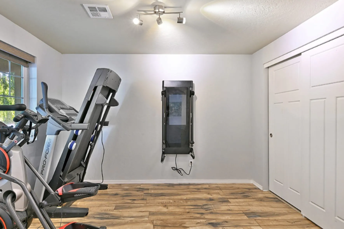 1548 Inverness Dr #1 - Photo 4 of 27